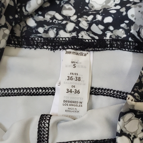 Ankle Leggings Size Small Black and Qhite Water Drop Print NWT - Picture 6 of 7